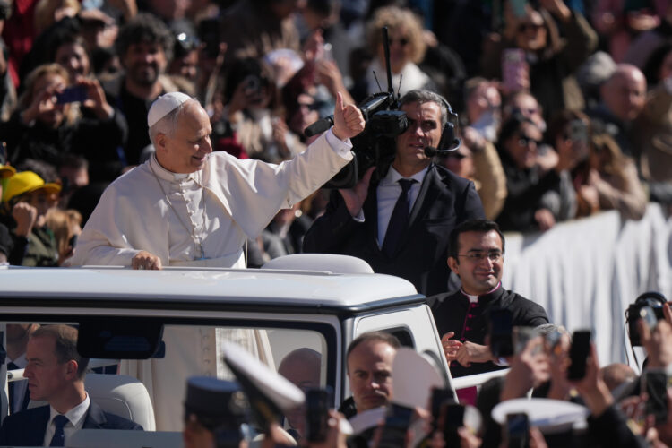 Philadelphia Flyers fans have faith after gift to Pope Leo XIV